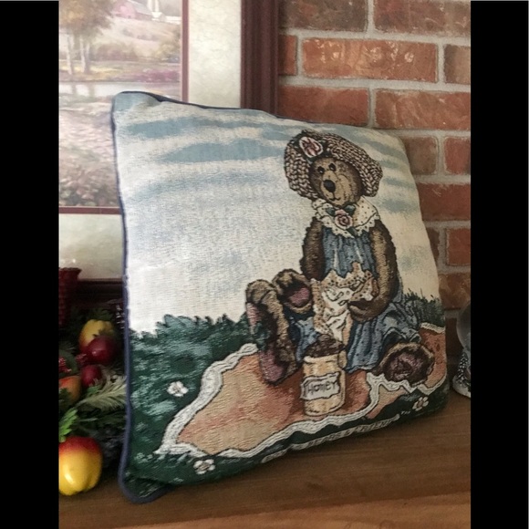 Vintage Boyd’s Bears 18” Retired Tapestry Honey Pillow - Picture 2 of 6